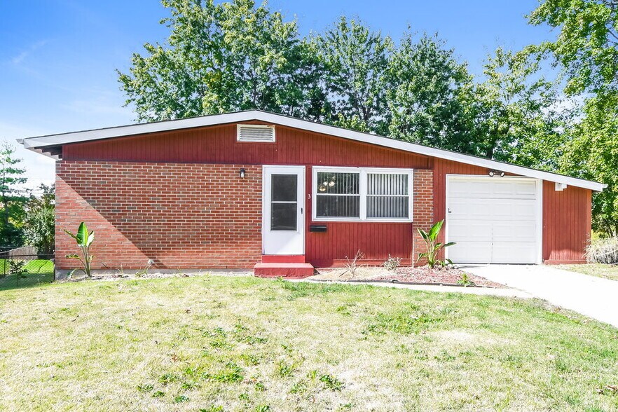 Primary Photo - 3 Santa Anita Ct