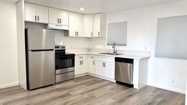 Building Photo - 10851 Hamill St