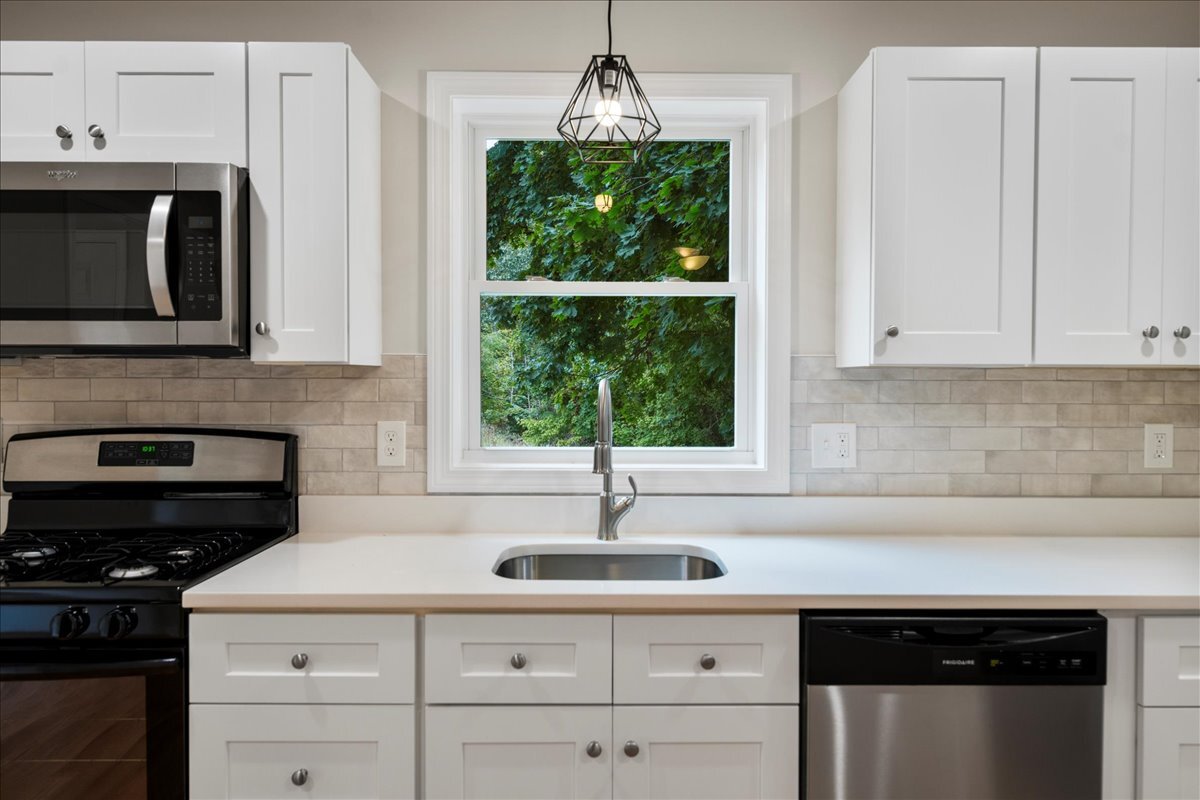 Building Photo - 62 N Main St