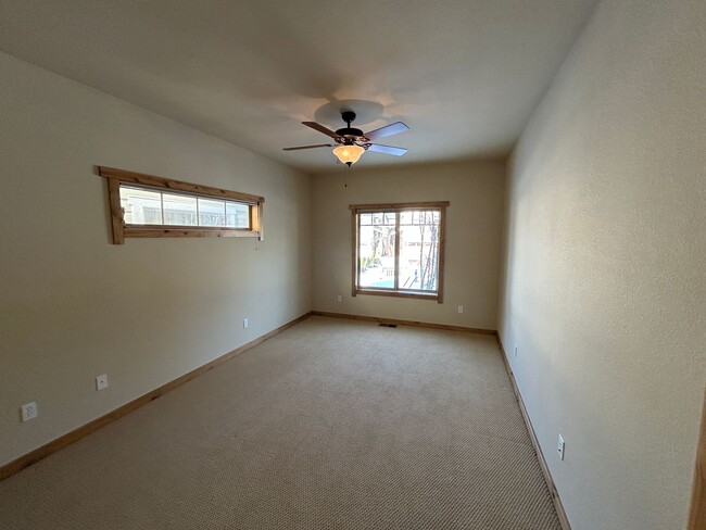 Building Photo - The Ponderosa Meadows Townhouse