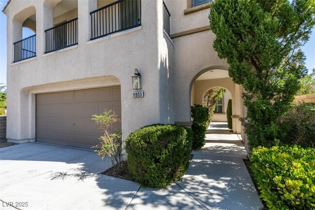 Building Photo - 11933 Orense Dr