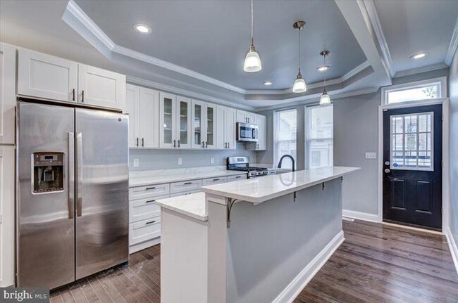 Building Photo - 815 N Collington Ave