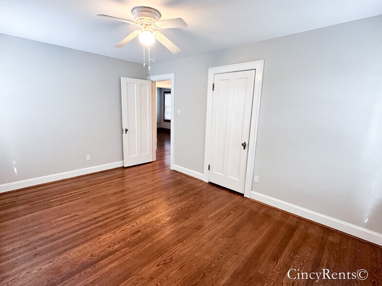 Building Photo - 3434 Ault View Ave
