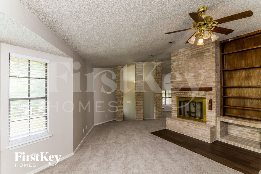 Building Photo - 303 Mountain Echo