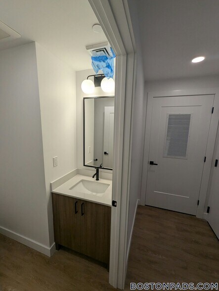 Building Photo - 199 Gardner St