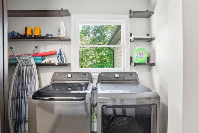 Building Photo - 203 Wild Azalea Cir