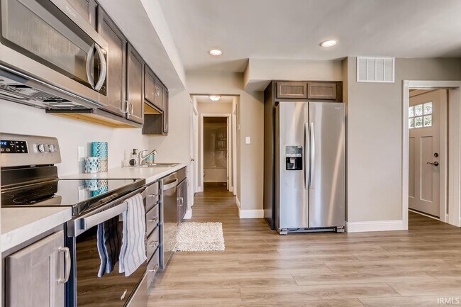 Building Photo - 2161 Washington Ave