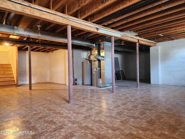 Building Photo - 1 Skylark Ct