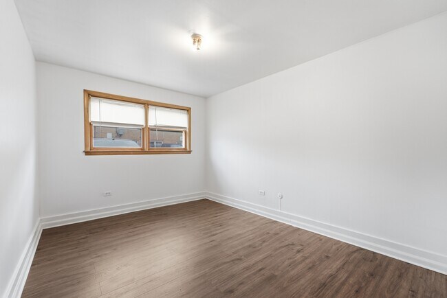 Building Photo - 3180 W Meadow Ln Dr