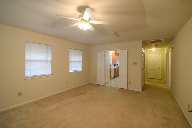 Building Photo - Spacious 2 Bedroom, 2 Bath Duplex – Over 1...