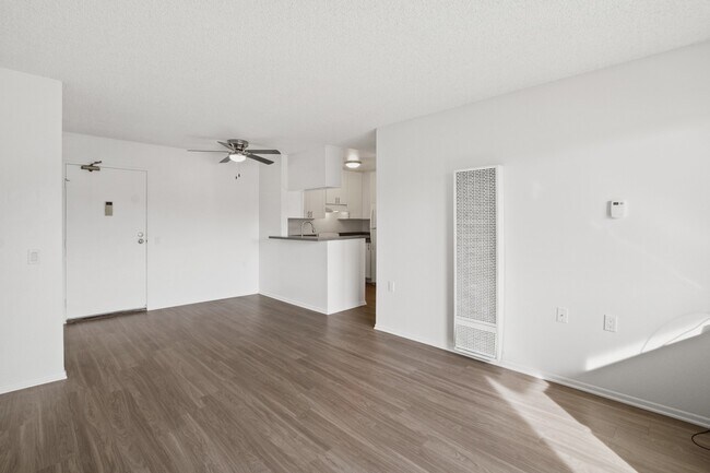 Building Photo - 21 California Ave