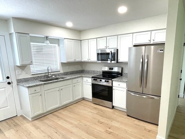 Building Photo - 1332 SE Sanchez Ave