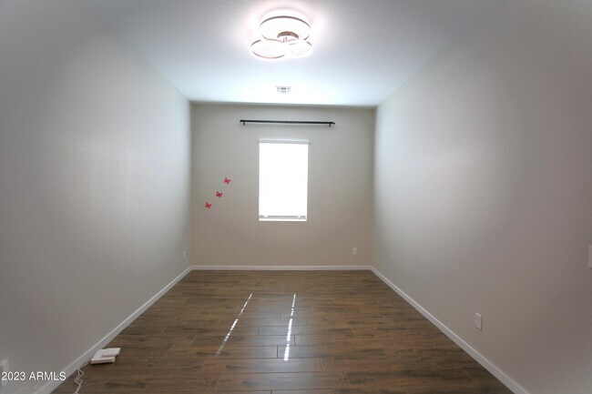 Building Photo - 1201 E Cherrywood Pl
