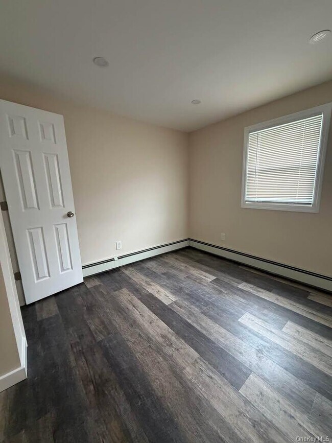 Building Photo - 16 Bellport St