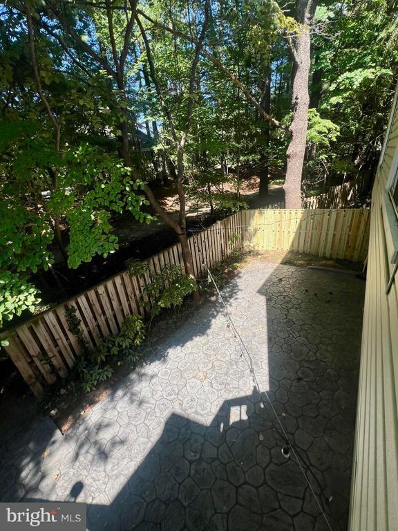 Building Photo - 1424 Yellowwood Ct