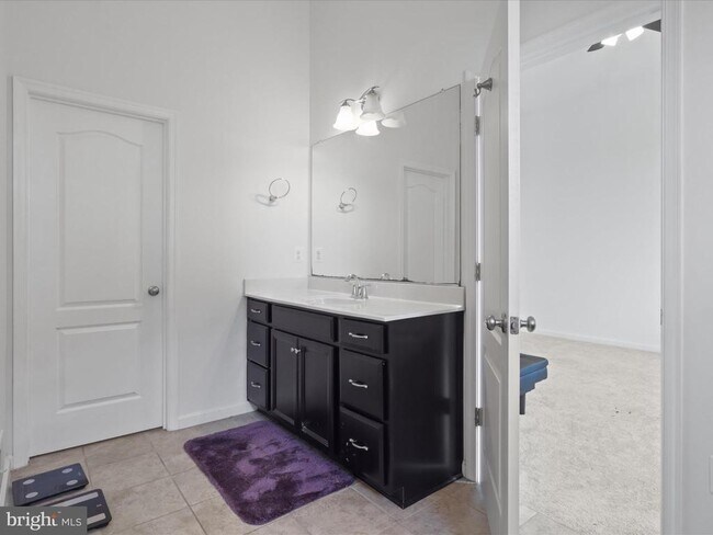Building Photo - 422 Indigo Way