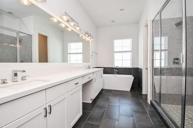 Building Photo - 1515 Weber St