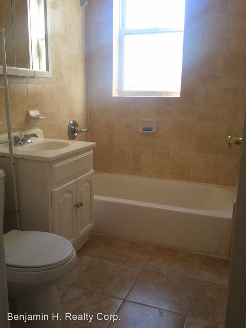 Building Photo - 466 Highland Ave