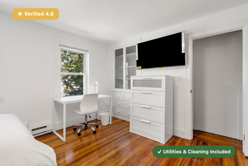Building Photo - RoostUp Furnished Private Bedroom in Jamai...
