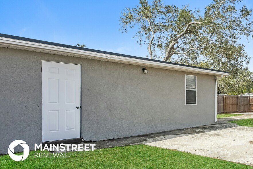 Building Photo - 4917 Emerson Ave S