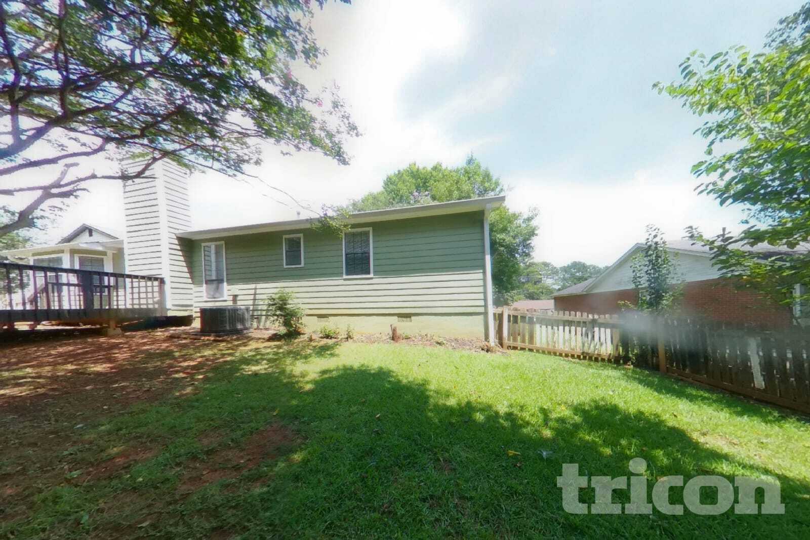 Building Photo - 968 Dallas Way