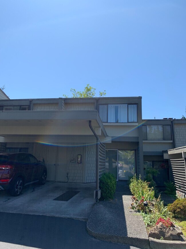 Building Photo - LakeView, Mount lake terrace - 2 bed 1.5 b...