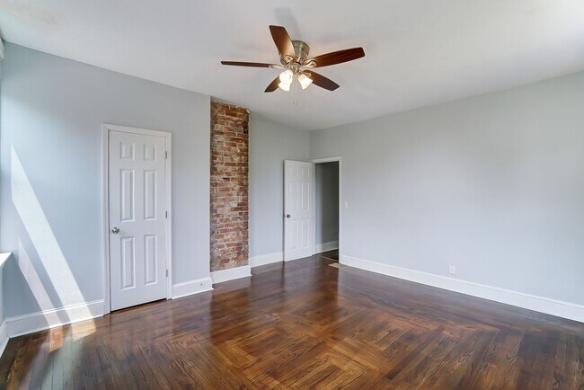 Building Photo - Spacious Four Bedroom in Cincinnati!