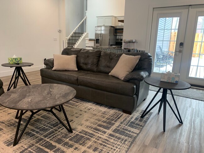 Building Photo - Executive Rental Furnished