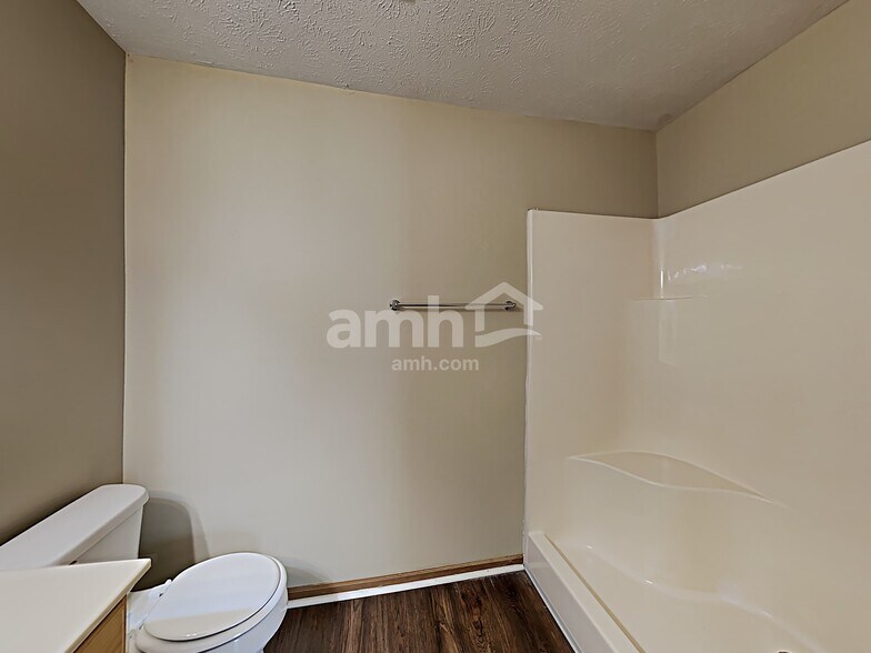 Building Photo - 8255 Captain Dr