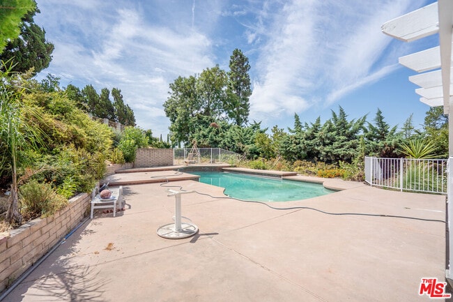 Building Photo - 17440 Fraser Pl