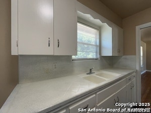 Building Photo - 2000 W Mistletoe Ave