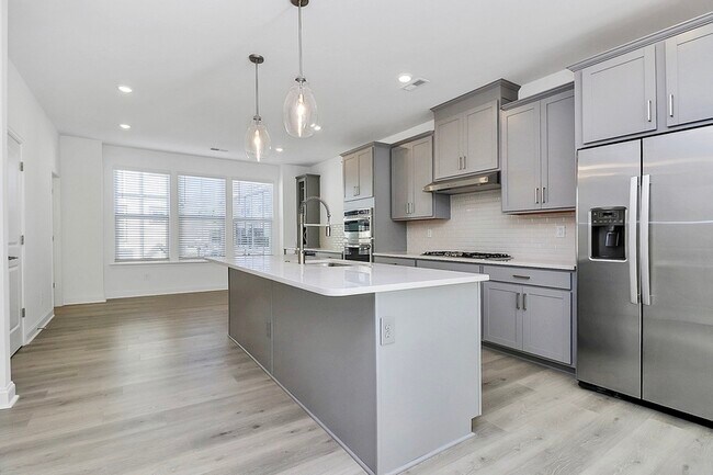 Building Photo - 707 Hoke Ln