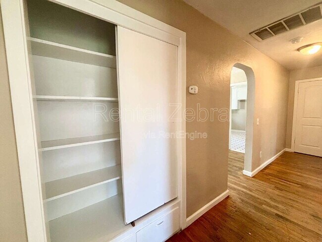 Building Photo - 1531 Marguerite St