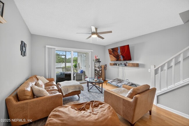 Building Photo - 12311 Kensington Lakes Dr