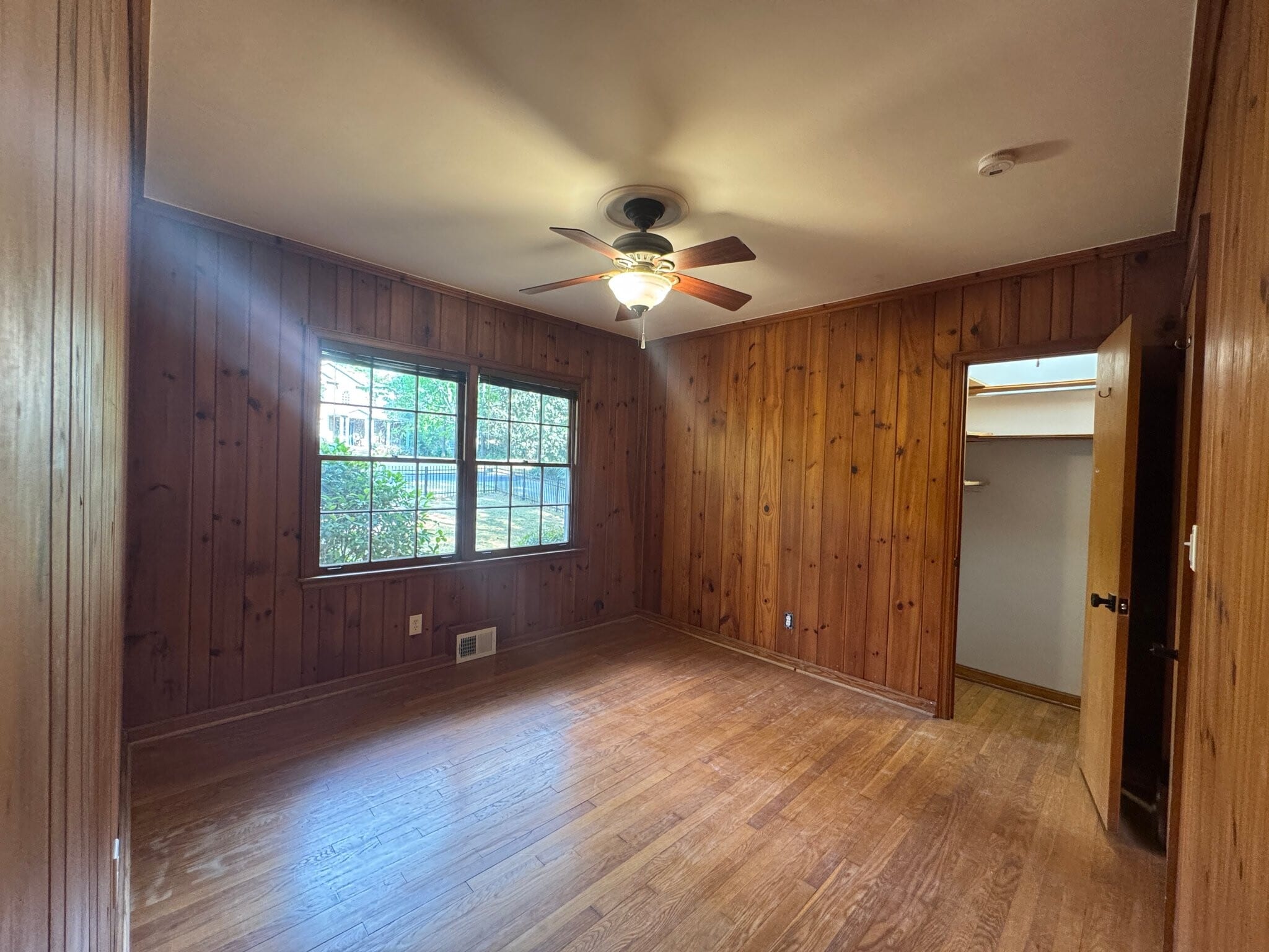 Building Photo - 1596 Deer Park Rd NE