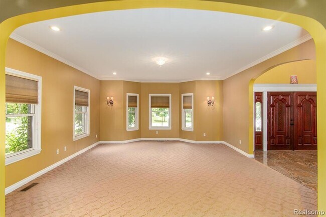 Building Photo - 1821 Woods Way