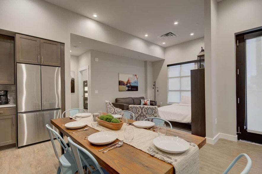 Building Photo - 110 W Beall St