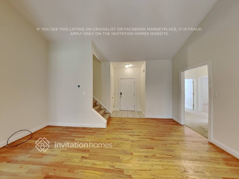 Building Photo - 127 Alfara Ln