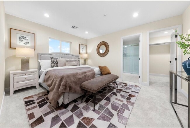 Building Photo - 648 W Grand Ave