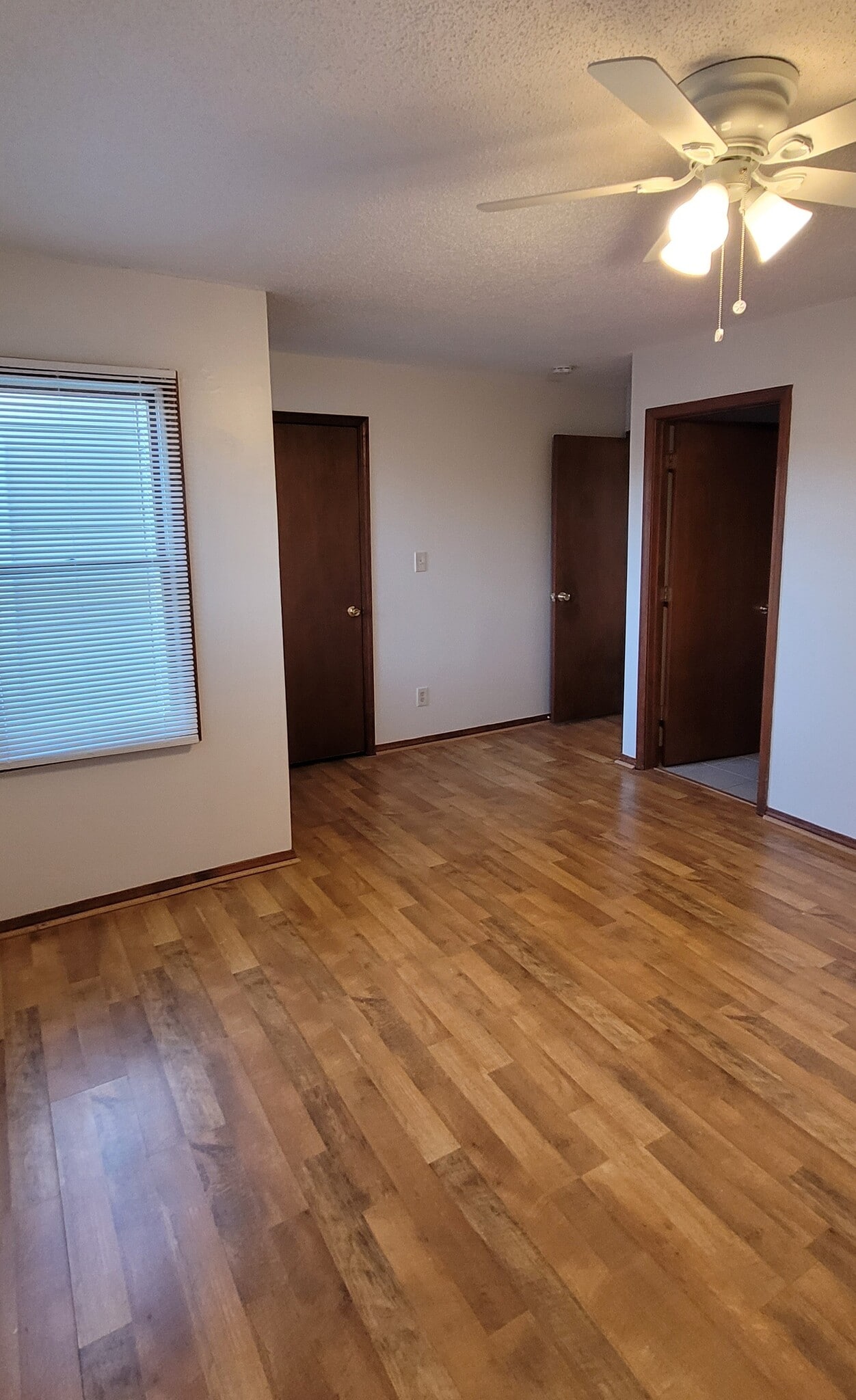 Second bedroom - 2984 E River Rd
