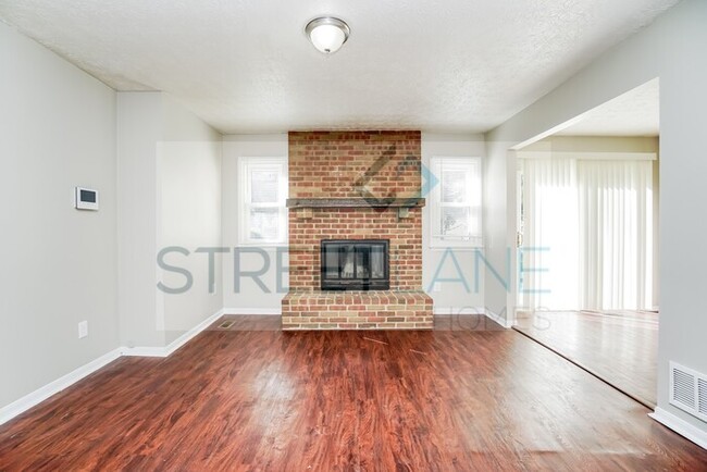 Building Photo - Charming 4 Bedroom in Grove City!