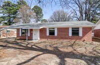 Building Photo - 3 Bedroom 1.5 Bath House for Rent