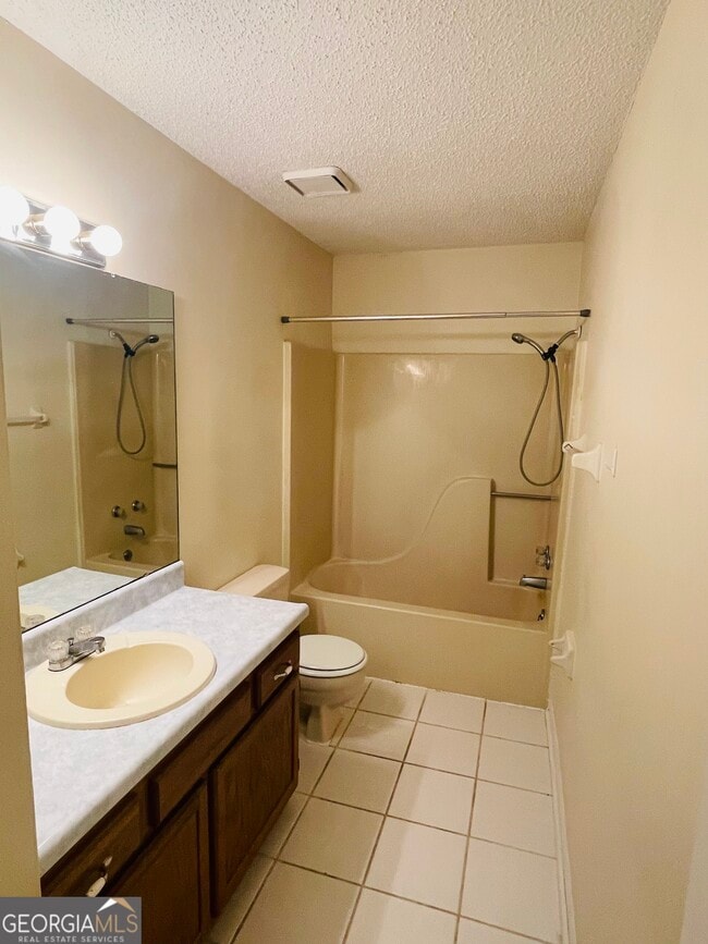 Building Photo - 136 Creekwood Cir