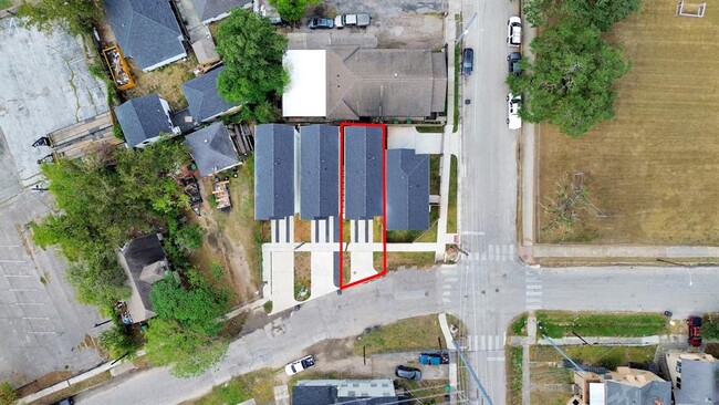 Building Photo - 2015 Cochran St