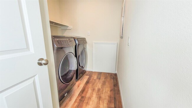 Building Photo - 23839 Wimble Dr