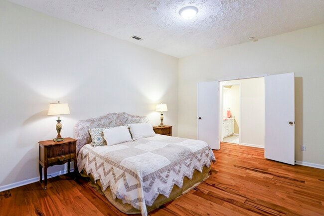 Building Photo - 14223 Woodnook Dr