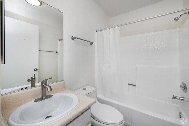 Studio - 500SF - Bathroom - Scoville-10418