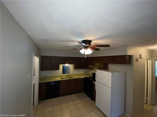 Building Photo - 2808 Grinnell Ave