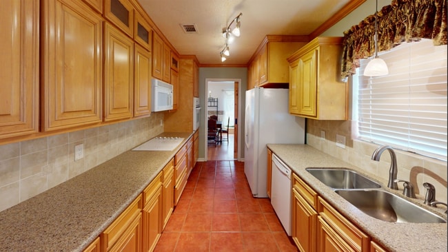 Building Photo - 1120 Brandywine Dr