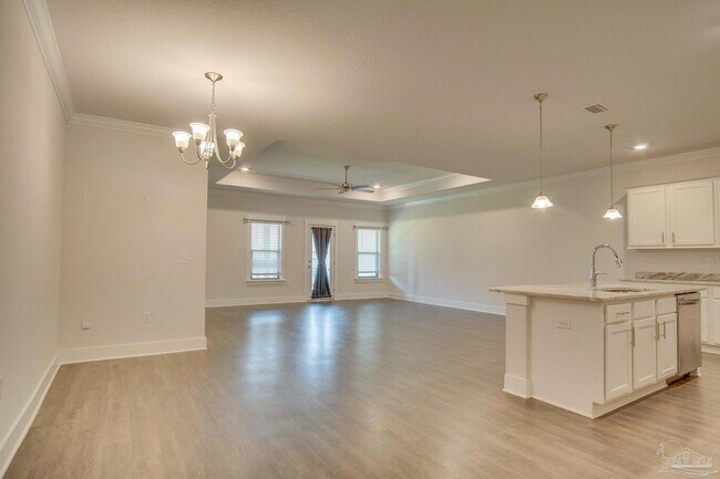 Building Photo - 713 Brambling Ct